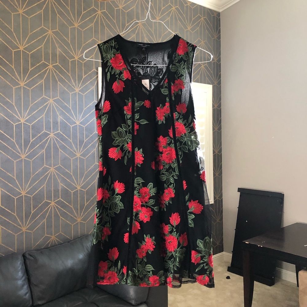 Romeo & Juliet Couture Black Floral Flower Dress